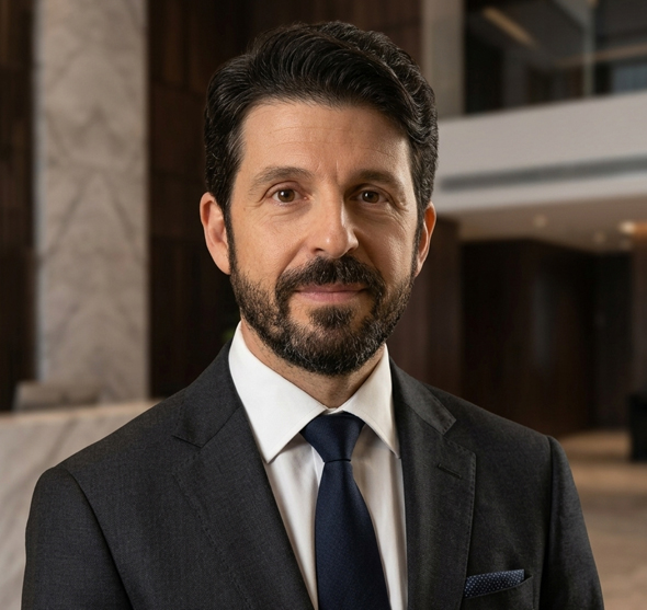 Gousel Homes Premium. Boutique inmobiliaria especializada en propiedades singulares, gestión confidencial y atención personalizada en el sector de lujo. Alvaro Torrecillas